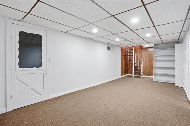 9 Apple Blossom Lane, Coventry, RI 02816