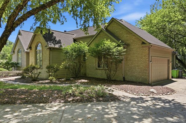 7498 Quail Ridge Drive, Dexter, MI 48130
