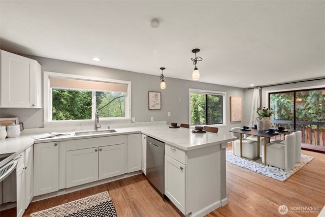 1228 NE Brockman Place, Seattle, WA 98125