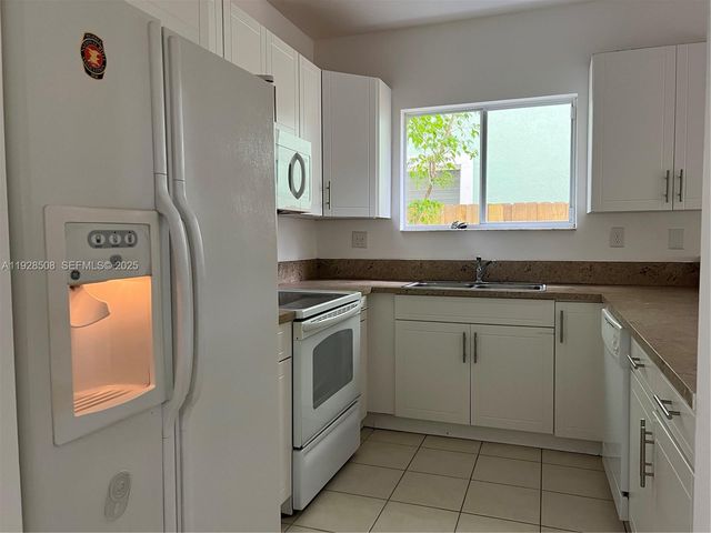 3334 NE 3rd Dr, Homestead, FL 33033