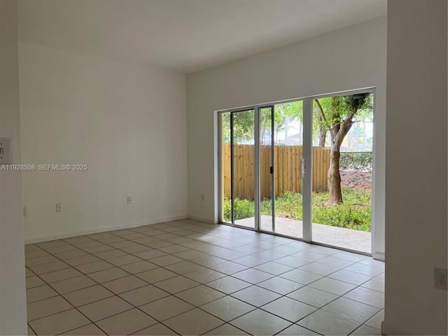 3334 NE 3rd Dr, Homestead, FL 33033