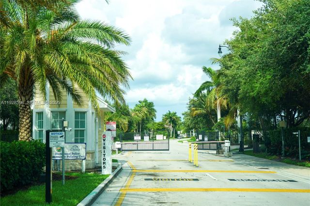 3334 NE 3rd Dr, Homestead, FL 33033