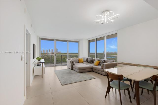 16385 Biscayne Boulevard 1221, North Miami Beach, FL 33160