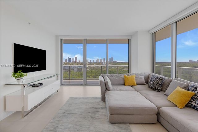 16385 Biscayne Boulevard 1221, North Miami Beach, FL 33160