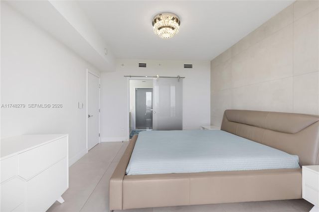 16385 Biscayne Boulevard 1221, North Miami Beach, FL 33160