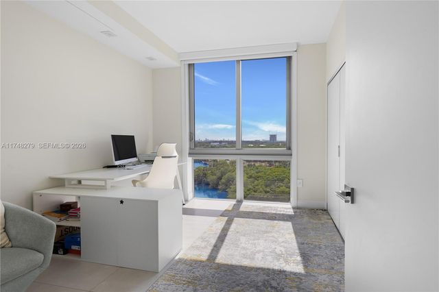 16385 Biscayne Boulevard 1221, North Miami Beach, FL 33160