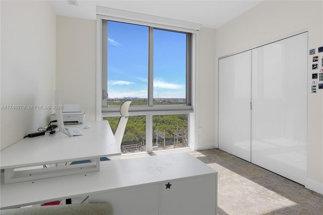 16385 Biscayne Boulevard 1221, North Miami Beach, FL 33160