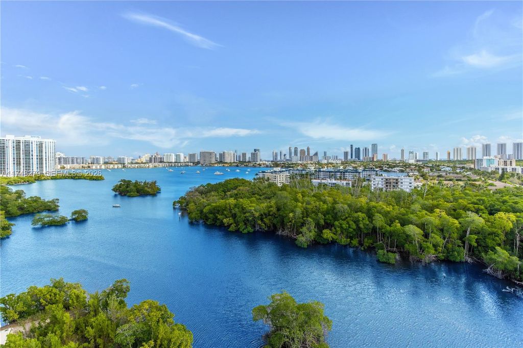 16385 Biscayne Boulevard 1221, North Miami Beach, FL 33160