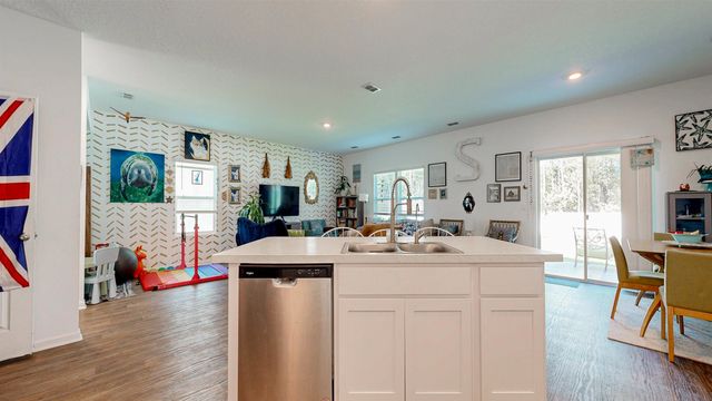 21 Hulett Woods Rd, Palm Coast, FL 32137