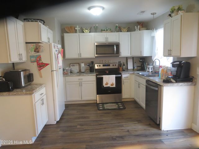 408 7th Street, Maysville, NC 28555