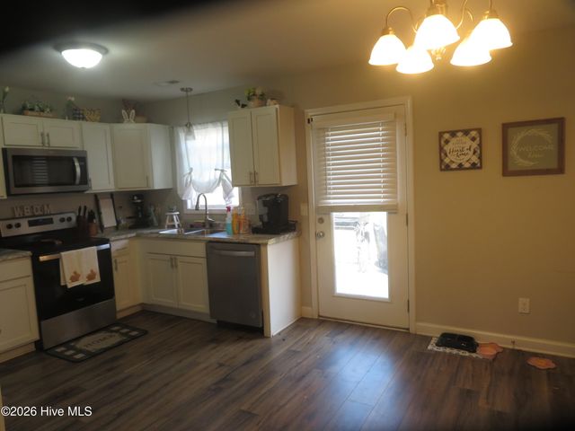 408 7th Street, Maysville, NC 28555