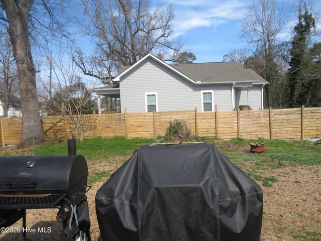 408 7th Street, Maysville, NC 28555