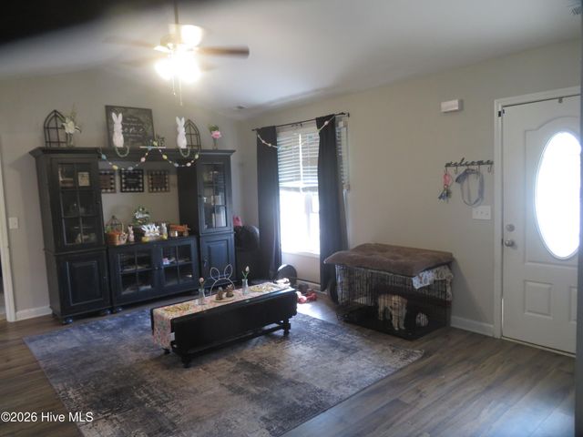 408 7th Street, Maysville, NC 28555