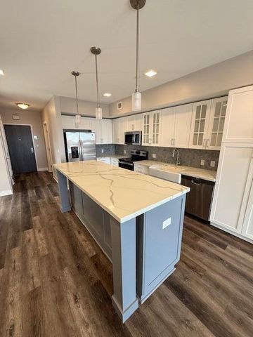 480 N Main Street 711, Royal Oak City, MI 48067