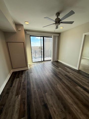 480 N Main Street 711, Royal Oak City, MI 48067