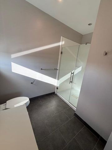 480 N Main Street 711, Royal Oak City, MI 48067