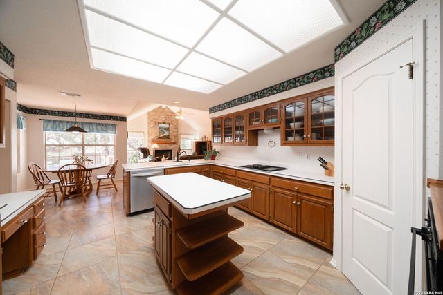 3017 Greenshire Dr, Schertz, TX 78154