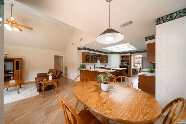 3017 Greenshire Dr, Schertz, TX 78154