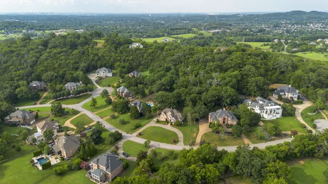 9266 Chevoit Dr, Brentwood, TN 37027