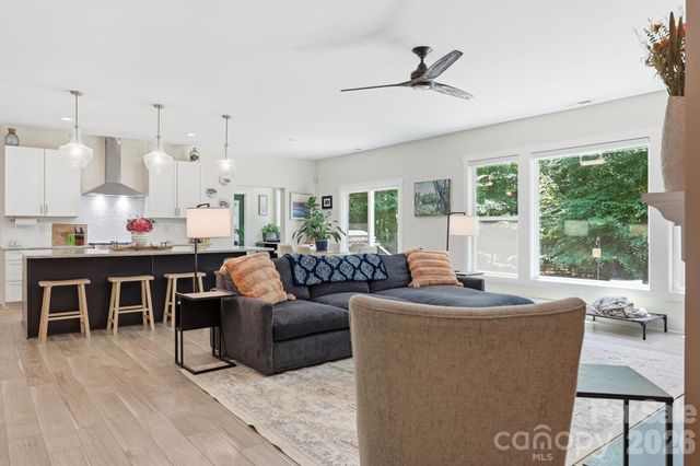 203 Spinnaker Court 104, Lexington, NC 27292