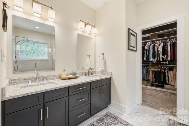 203 Spinnaker Court 104, Lexington, NC 27292