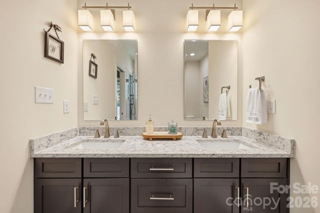 203 Spinnaker Court 104, Lexington, NC 27292