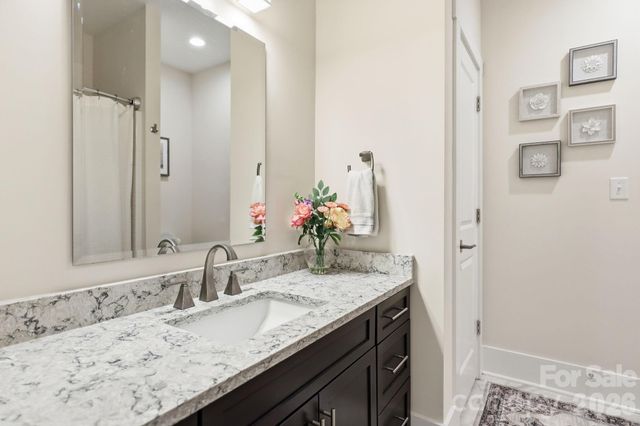 203 Spinnaker Court 104, Lexington, NC 27292