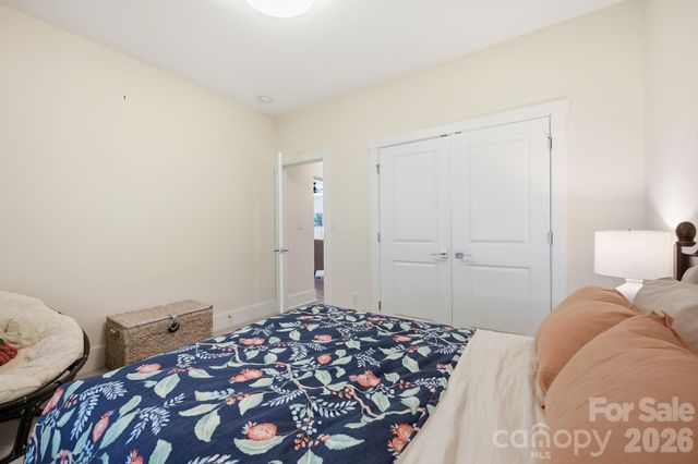 203 Spinnaker Court 104, Lexington, NC 27292
