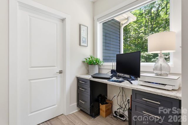 203 Spinnaker Court 104, Lexington, NC 27292