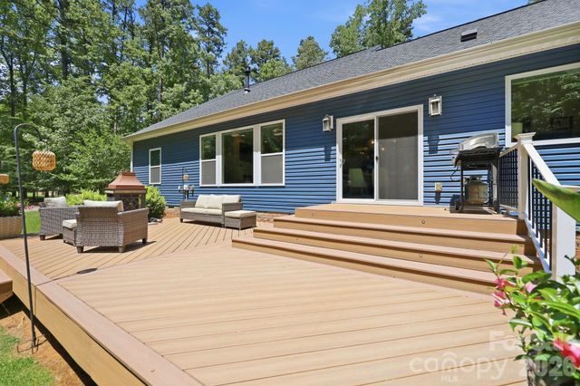 203 Spinnaker Court 104, Lexington, NC 27292