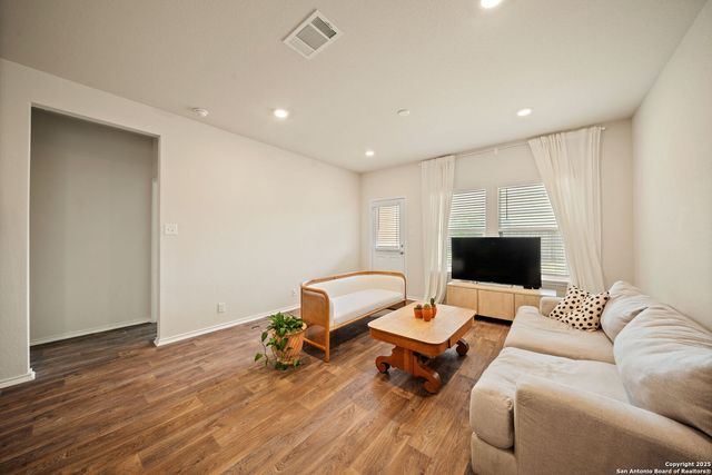 6522 Bleak Hills Blvd, San Antonio, TX 78252