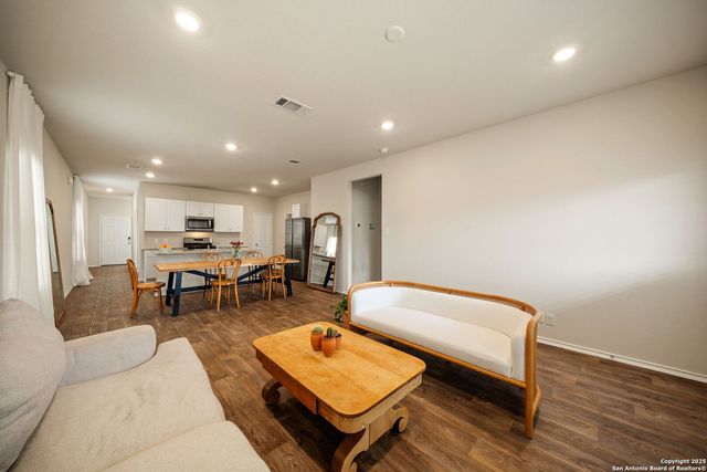 6522 Bleak Hills Blvd, San Antonio, TX 78252