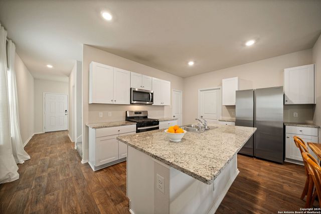 6522 Bleak Hills Blvd, San Antonio, TX 78252