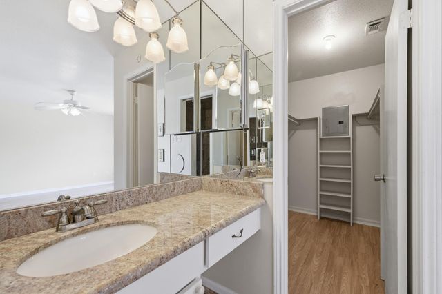 1201 Mcduffie Street 114, Houston, TX 77019