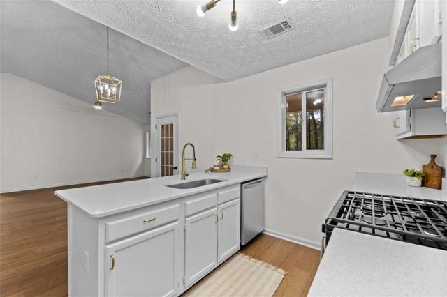 416 Rockaway Road, Senoia, GA 30276