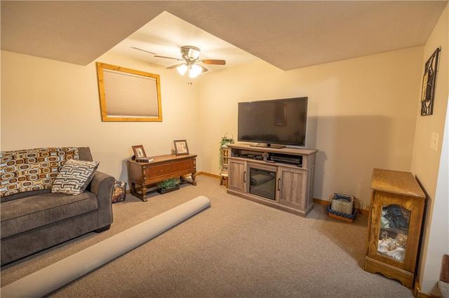 1424 Alleghany Street, Burlington, KS 66839