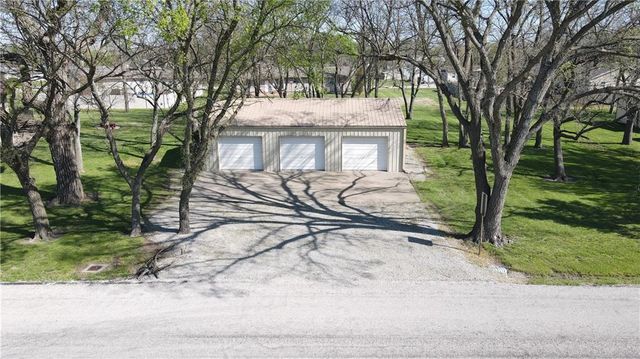 1424 Alleghany Street, Burlington, KS 66839