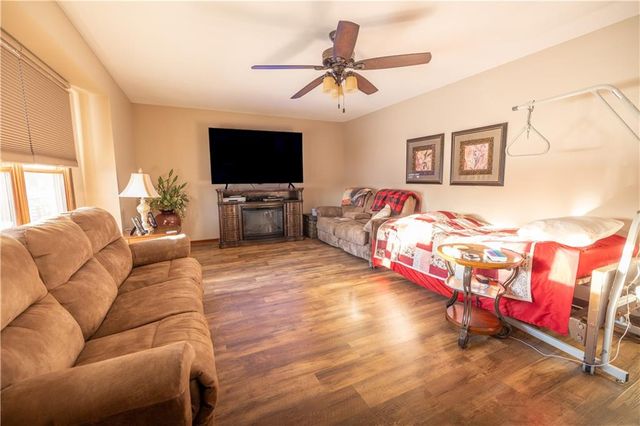 1424 Alleghany Street, Burlington, KS 66839