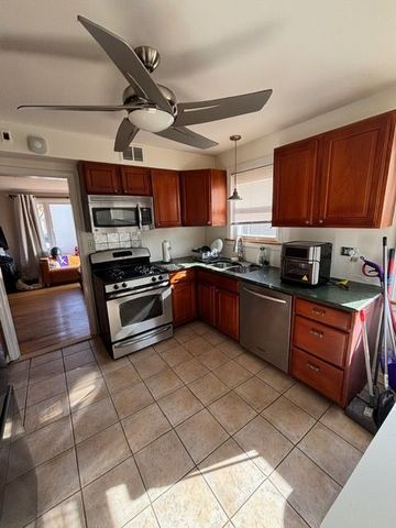 1932 Newcastle Avenue, Westchester, IL 60154