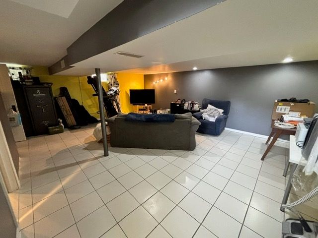 1932 Newcastle Avenue, Westchester, IL 60154