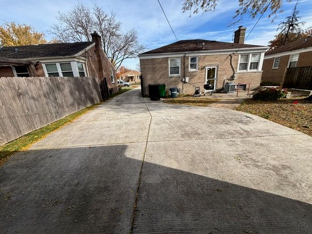 1932 Newcastle Avenue, Westchester, IL 60154