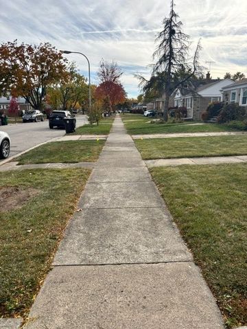 1932 Newcastle Avenue, Westchester, IL 60154