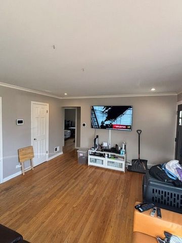 1932 Newcastle Avenue, Westchester, IL 60154