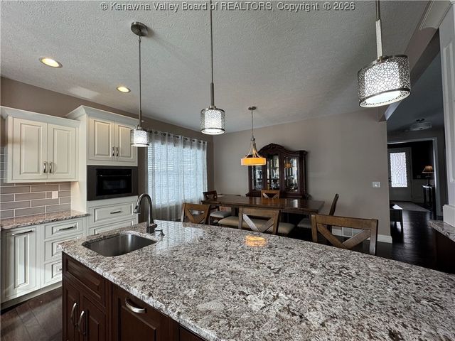 218A Ivywood Street, Eleanor, WV 25070