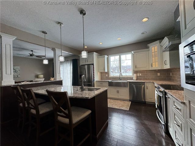 218A Ivywood Street, Eleanor, WV 25070