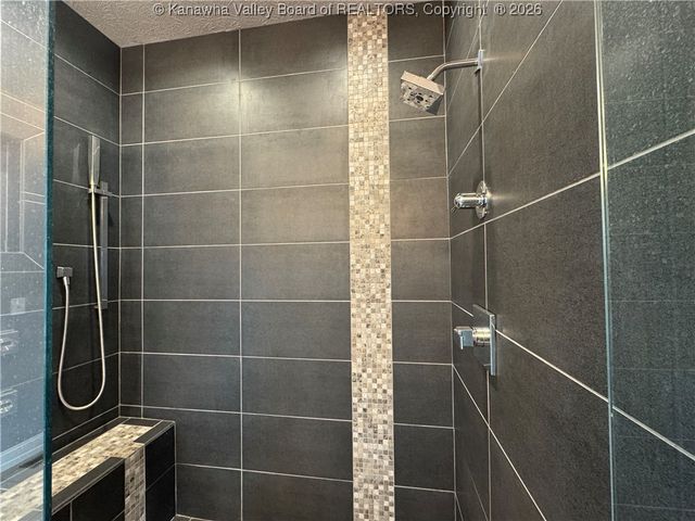 218A Ivywood Street, Eleanor, WV 25070