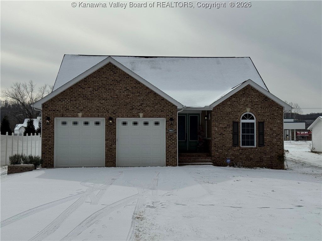 218A Ivywood Street, Eleanor, WV 25070