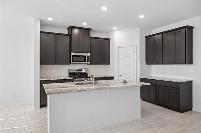 2123 Sanders Brook Drive, Baytown, TX 77521