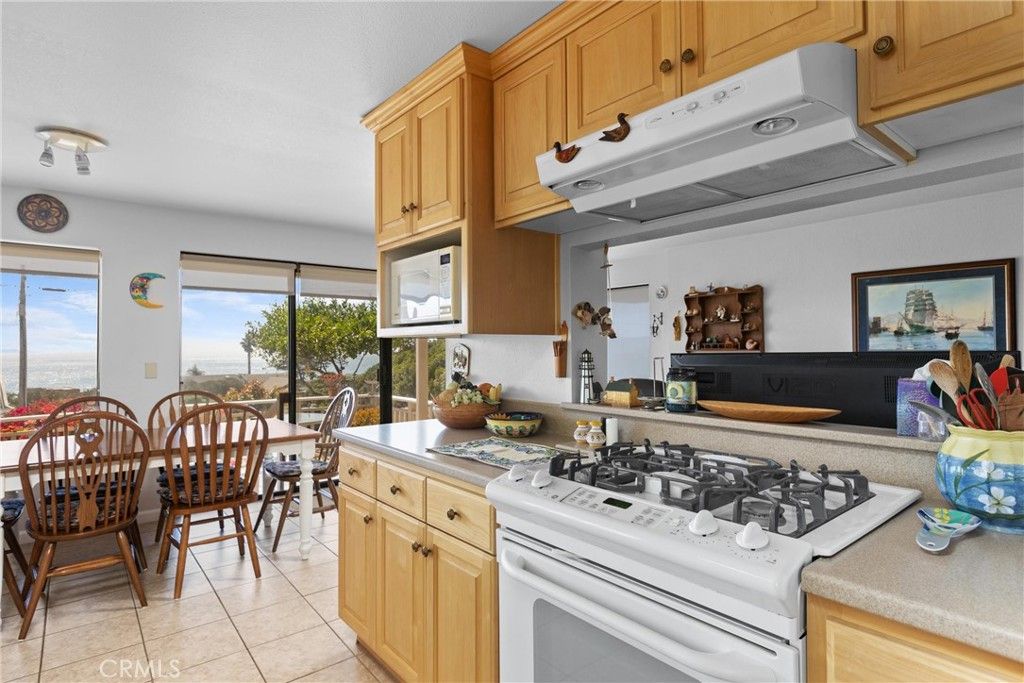 Image 10 of property listing at 3277 Ocean Boulevard, Cayucos, CA 93430
