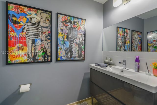 60 SW 13th St 2404, Miami, FL 33130
